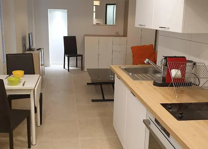 Mat -studio Renove Clim Rue Pietonne Du Vieil Апартаменти Антіб